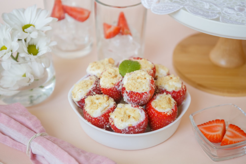 Strawberry Cheesecake Bites for Summer