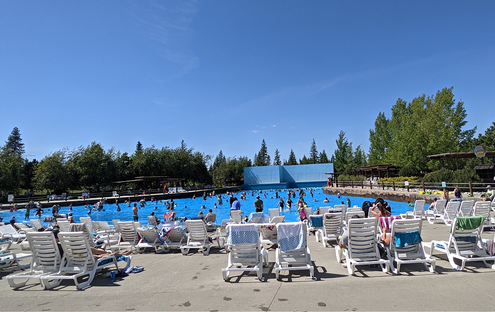 Wave Pool at Boulder Beach with Crowds