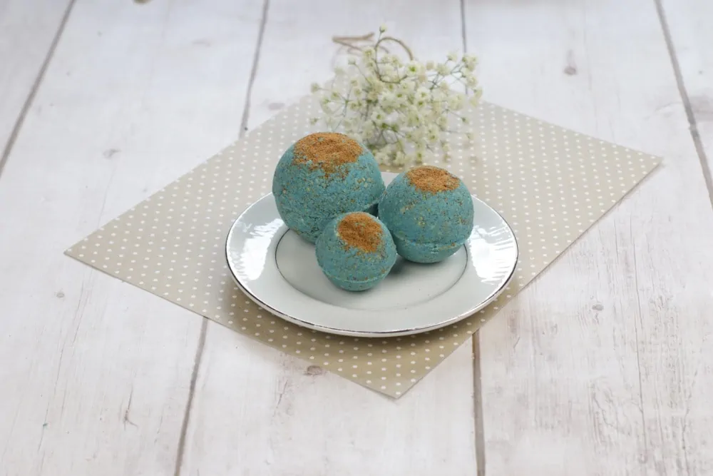 Teal & Gold Bath Bombs