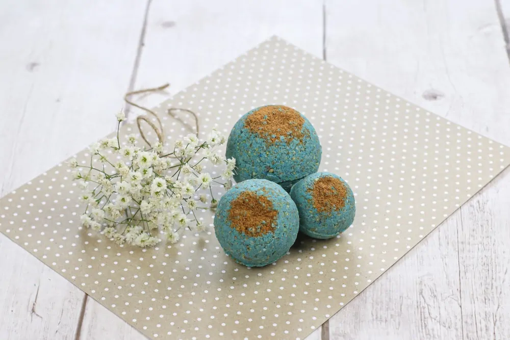 DIY Bath Bombs - Teal & Gold