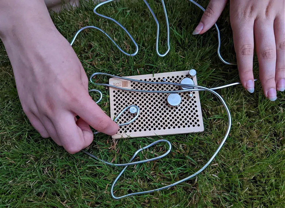 Maneuvering wire for Maker crate Project