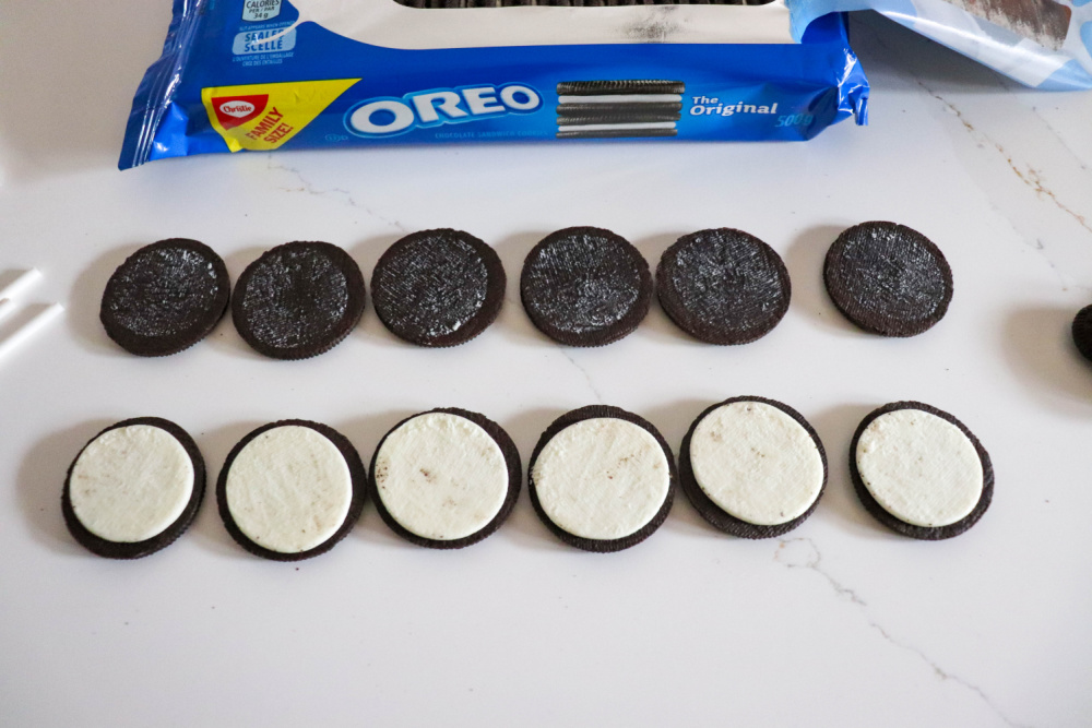 Mickey Oreo Pop Oreo halves