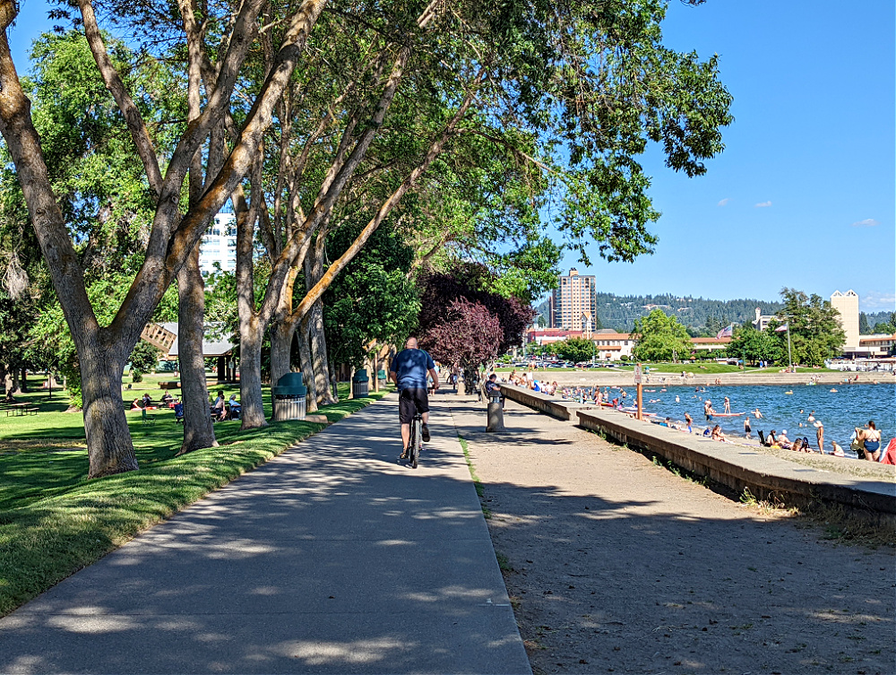 Park by Lake Couer d Alene