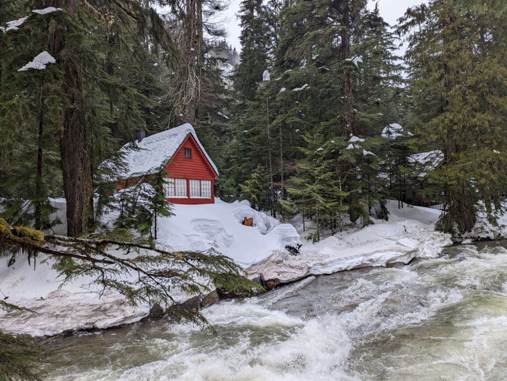 little red cabin at franklin falls