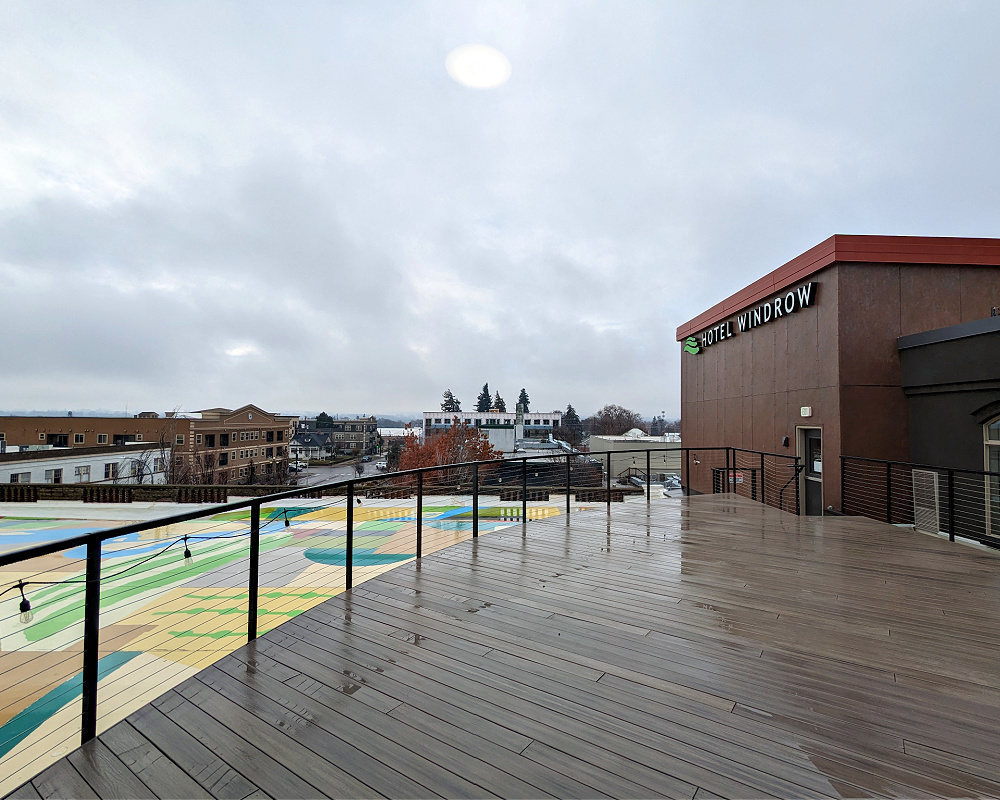 Hotel Windrow Rooftop Deck