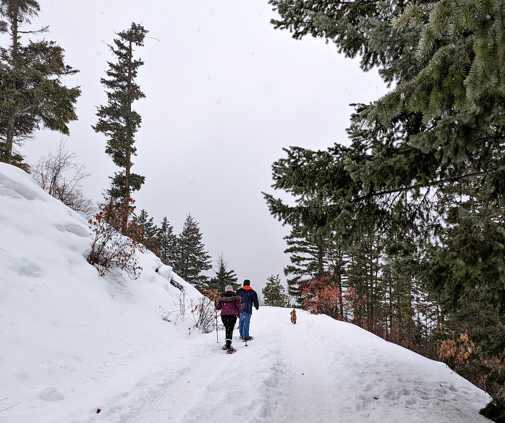 Snowshoeing at WEnatchee Crest Trail