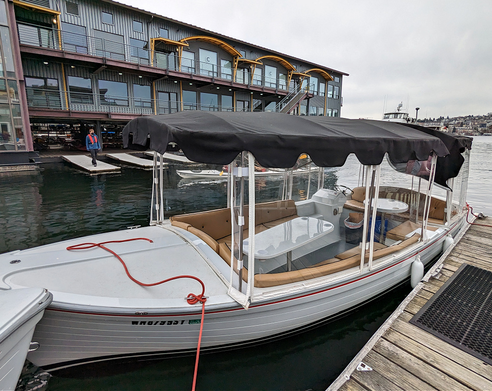 Electric Boat Rental in Seattle