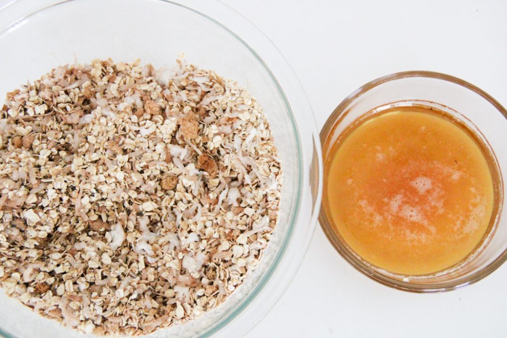 Granola & Honey in bowls