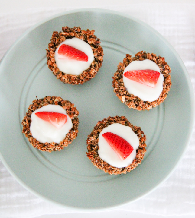 Granola cups with strawberries & yogurt