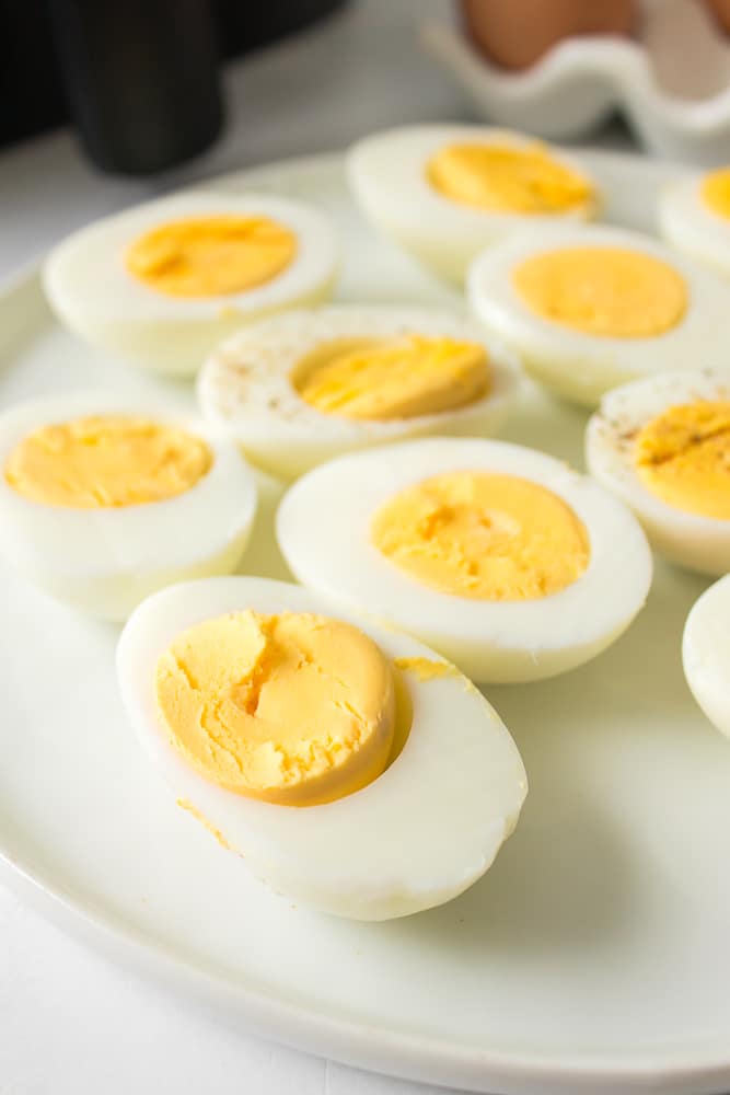 make hard boiled eggs in the air fryer