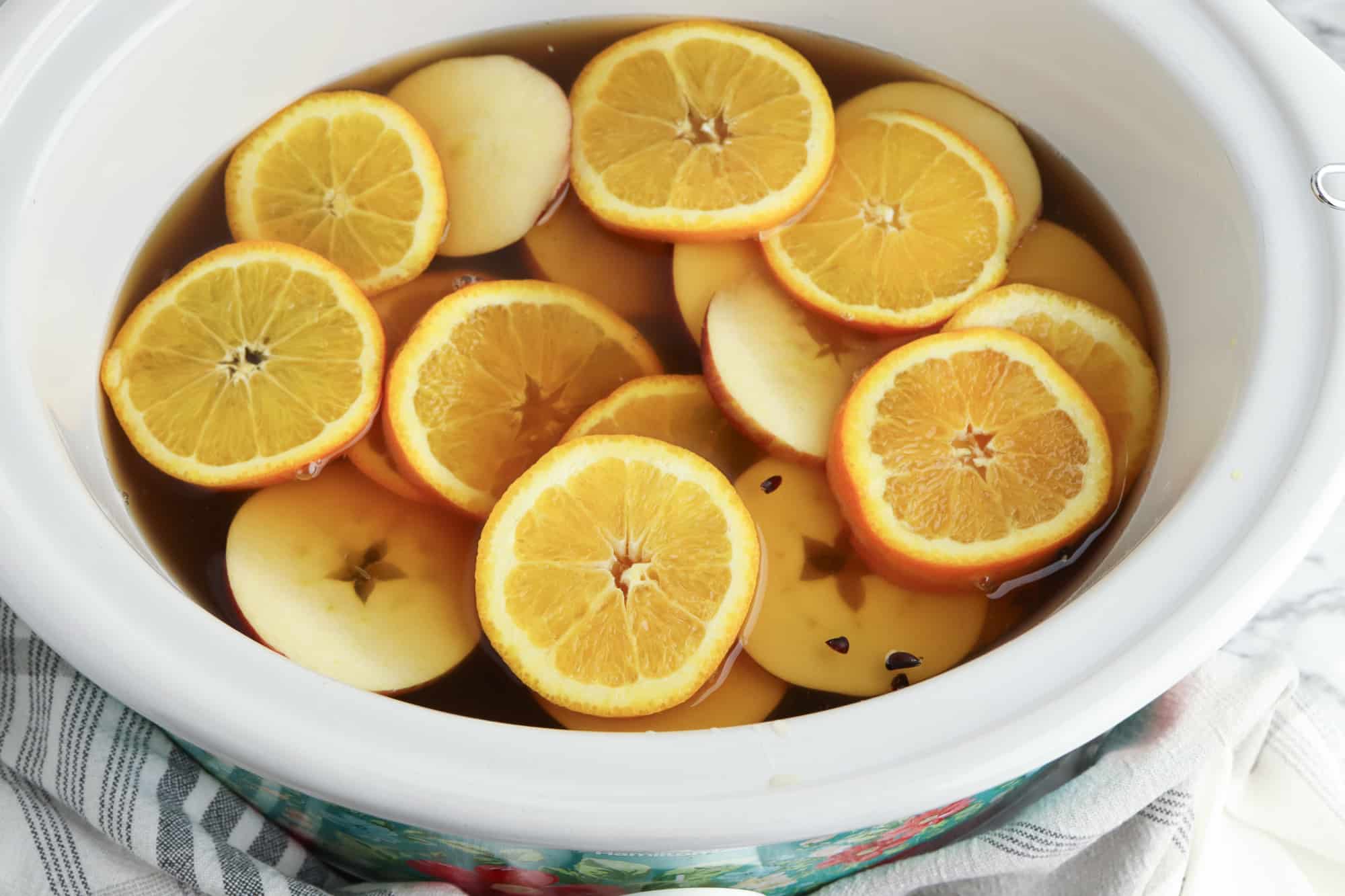 Adding oranges & apples to crockpot apple cider