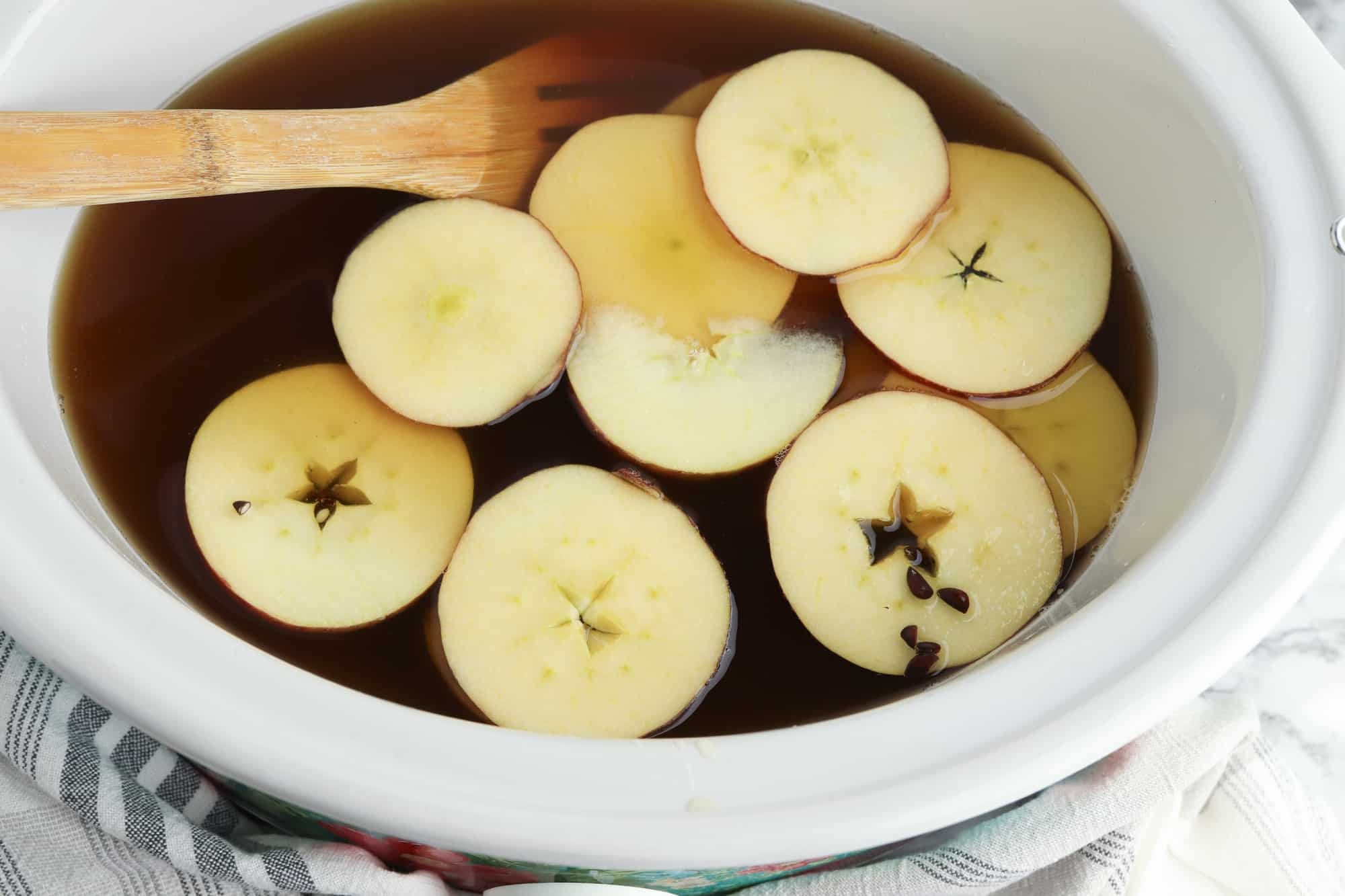 Apple slices for Crockpot Apple Cider