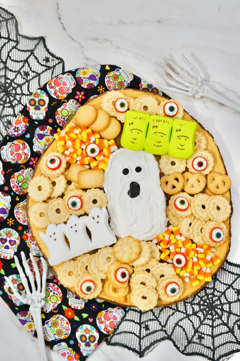 Ghost Frosting Board for Halloween