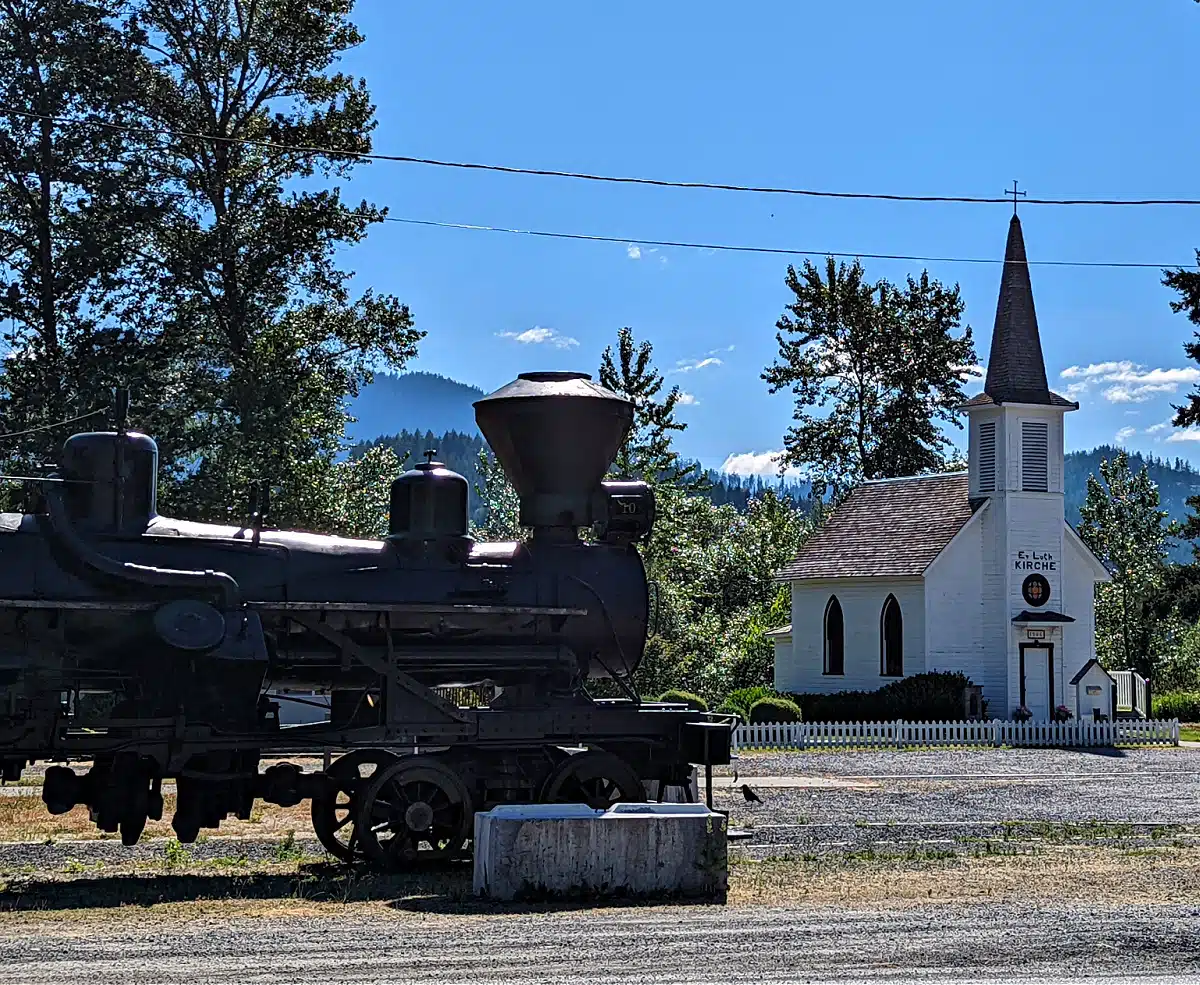 Elbe Mount Rainier Train & Church