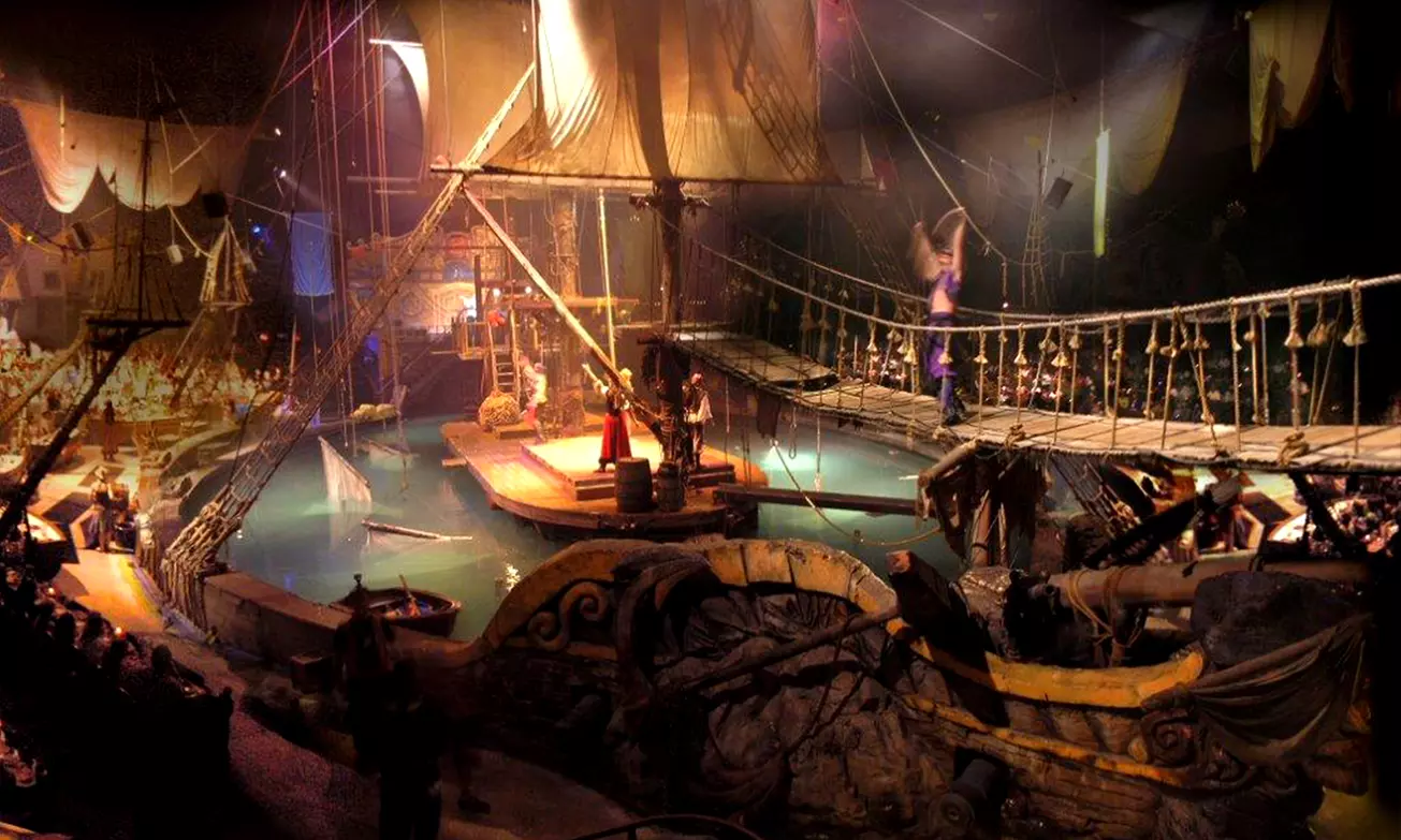 Pirate show and dinner anaheim